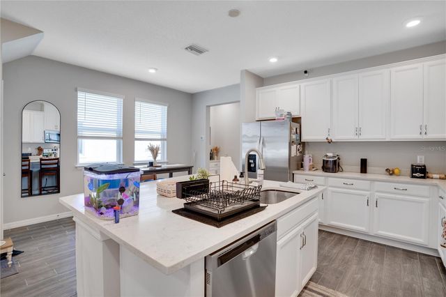 2915 GRAND KEMERTON PLACE, Tampa, FL 33618