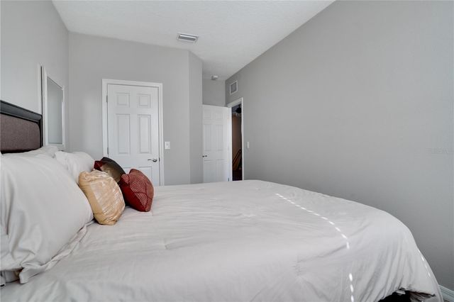 2915 GRAND KEMERTON PLACE, Tampa, FL 33618