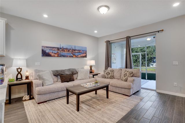 2915 GRAND KEMERTON PLACE, Tampa, FL 33618