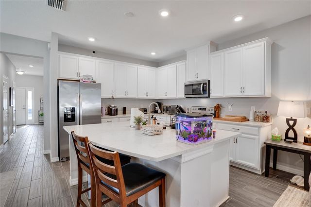 2915 GRAND KEMERTON PLACE, Tampa, FL 33618