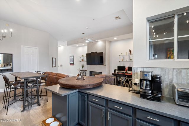 8245 E BELL Road 250, Scottsdale, AZ 85260