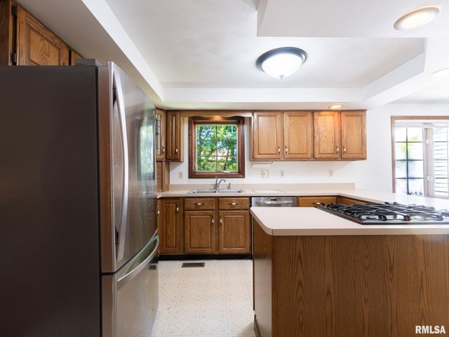 11923 N DEVINWOOD Drive, Dunlap, IL 61525