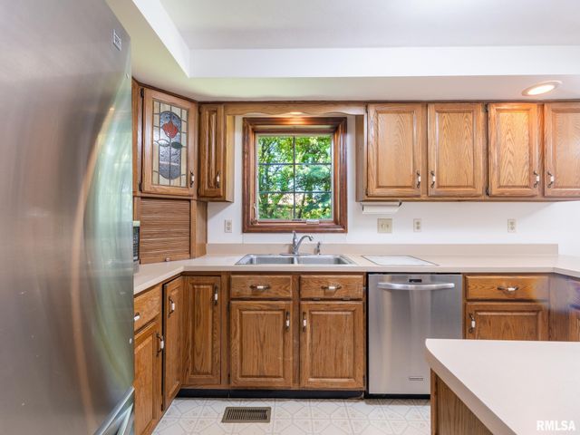 11923 N DEVINWOOD Drive, Dunlap, IL 61525