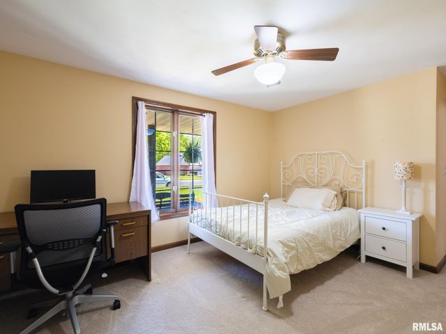 11923 N DEVINWOOD Drive, Dunlap, IL 61525