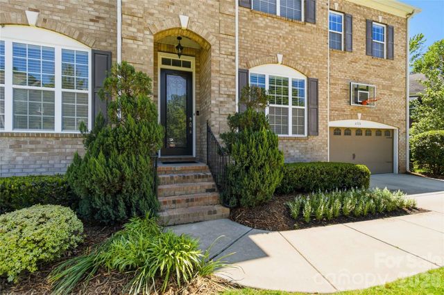 6526 Saint John Lane, Charlotte, NC 28210