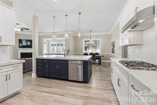 6526 Saint John Lane, Charlotte, NC 28210