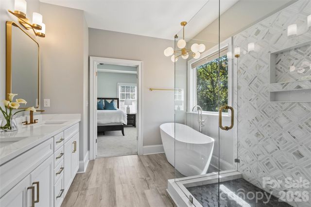6526 Saint John Lane, Charlotte, NC 28210