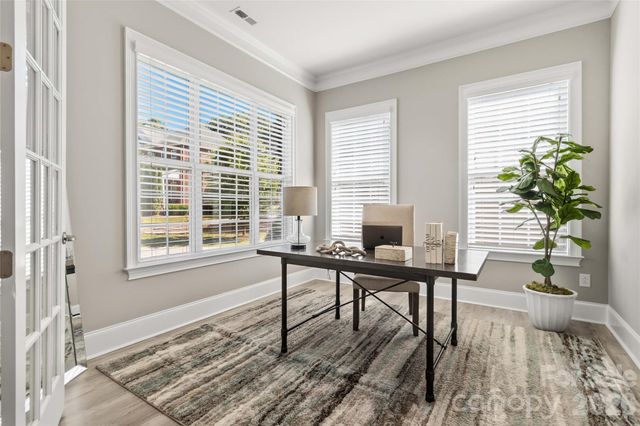 6526 Saint John Lane, Charlotte, NC 28210