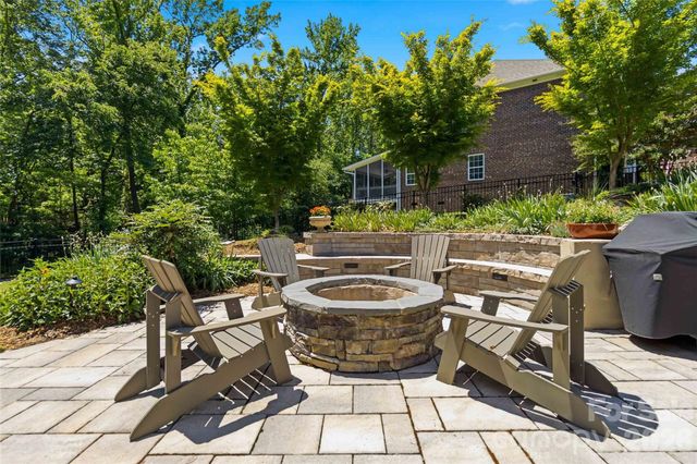 6526 Saint John Lane, Charlotte, NC 28210