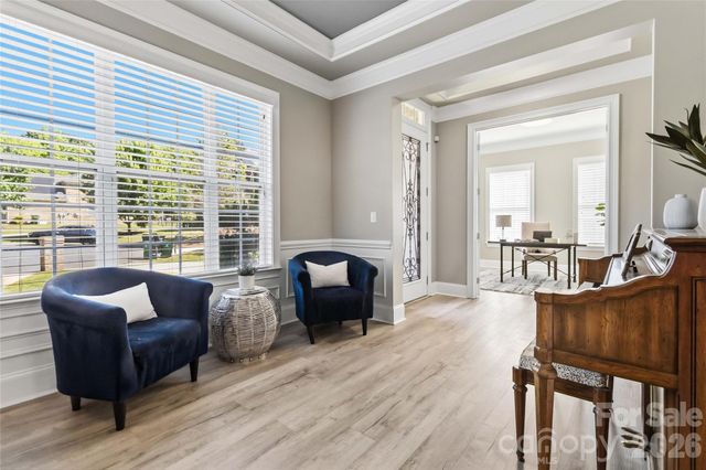 6526 Saint John Lane, Charlotte, NC 28210