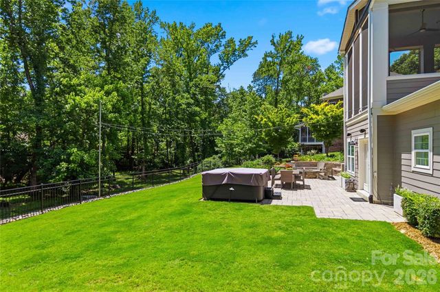 6526 Saint John Lane, Charlotte, NC 28210