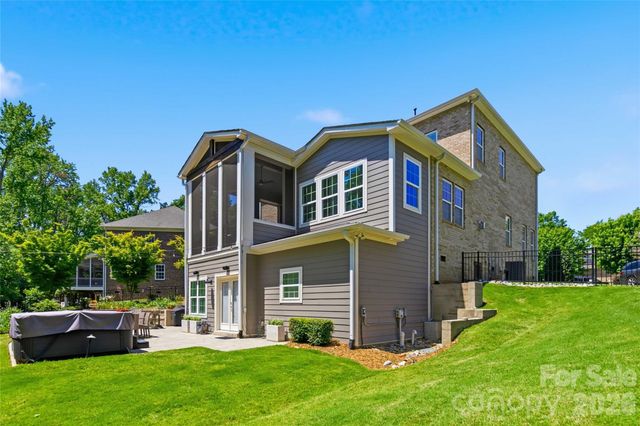 6526 Saint John Lane, Charlotte, NC 28210