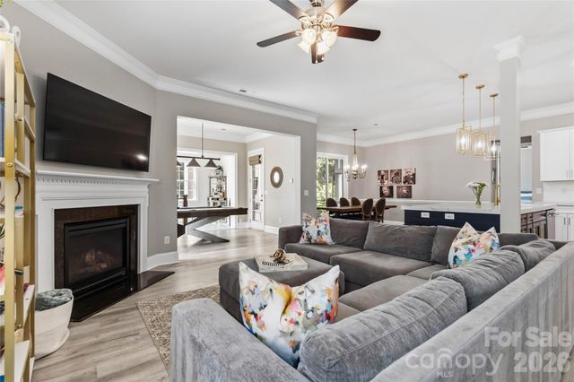 6526 Saint John Lane, Charlotte, NC 28210