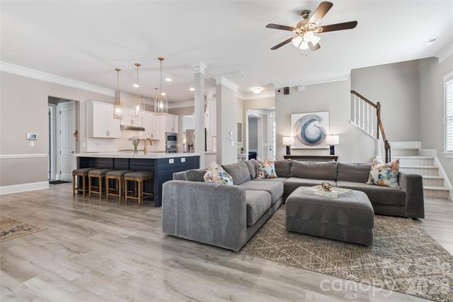 6526 Saint John Lane, Charlotte, NC 28210
