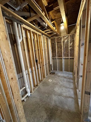 624 BULL RUN DR, Box Elder, SD 57719