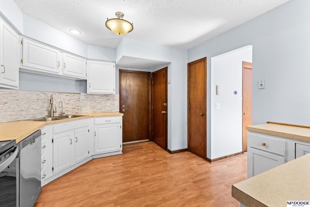 4010 N 104 Plaza, Omaha, NE 68134
