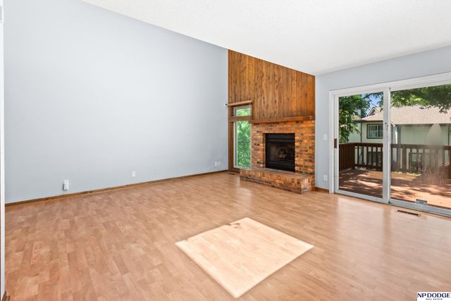 4010 N 104 Plaza, Omaha, NE 68134