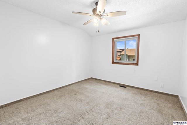 4010 N 104 Plaza, Omaha, NE 68134