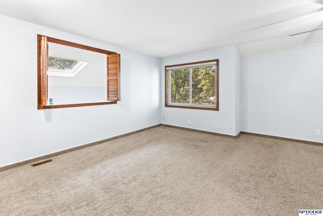 4010 N 104 Plaza, Omaha, NE 68134