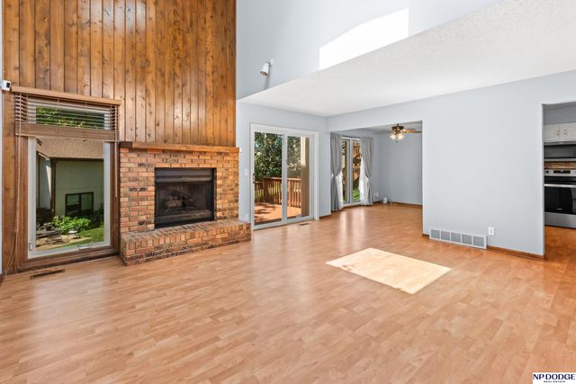 4010 N 104 Plaza, Omaha, NE 68134