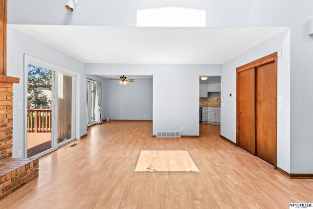 4010 N 104 Plaza, Omaha, NE 68134