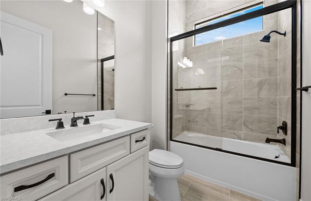 2004 Don Benito WAY, Naples, FL 34120