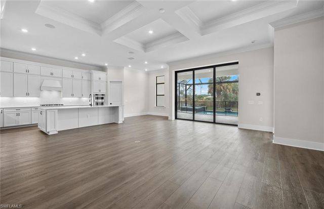 2004 Don Benito WAY, Naples, FL 34120