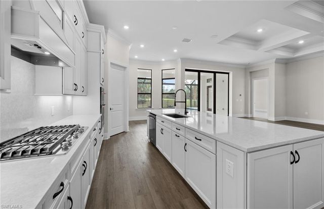 2004 Don Benito WAY, Naples, FL 34120