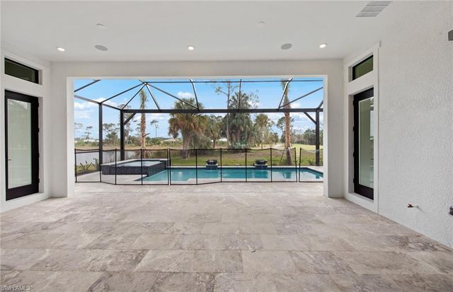 2004 Don Benito WAY, Naples, FL 34120