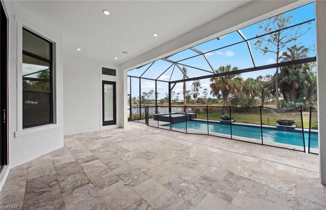 2004 Don Benito WAY, Naples, FL 34120