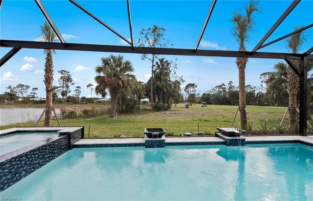 2004 Don Benito WAY, Naples, FL 34120
