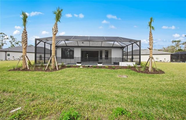 2004 Don Benito WAY, Naples, FL 34120