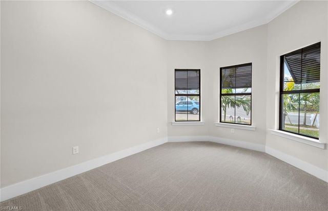 2004 Don Benito WAY, Naples, FL 34120