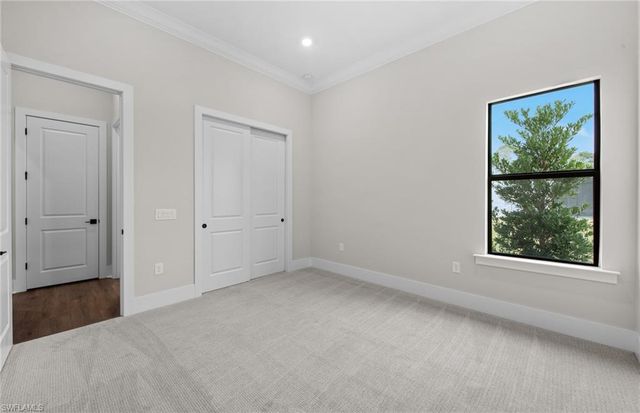 2004 Don Benito WAY, Naples, FL 34120