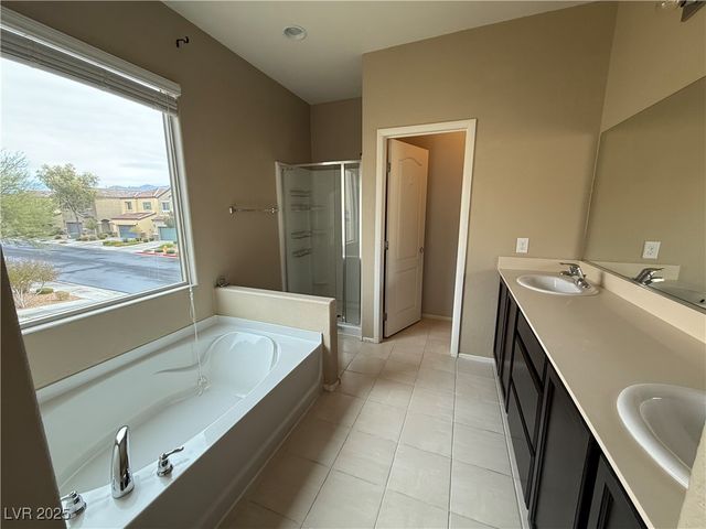 8938 Hull Bay Avenue, Las Vegas, NV 89149