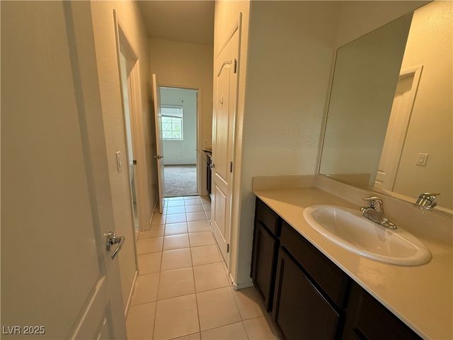 8938 Hull Bay Avenue, Las Vegas, NV 89149