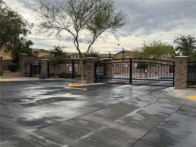 8938 Hull Bay Avenue, Las Vegas, NV 89149