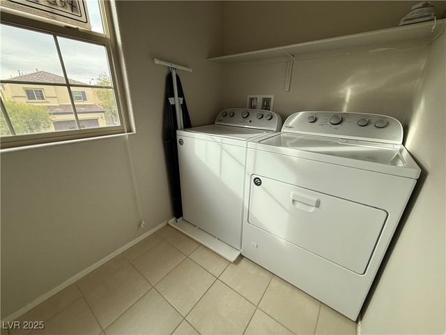 8938 Hull Bay Avenue, Las Vegas, NV 89149