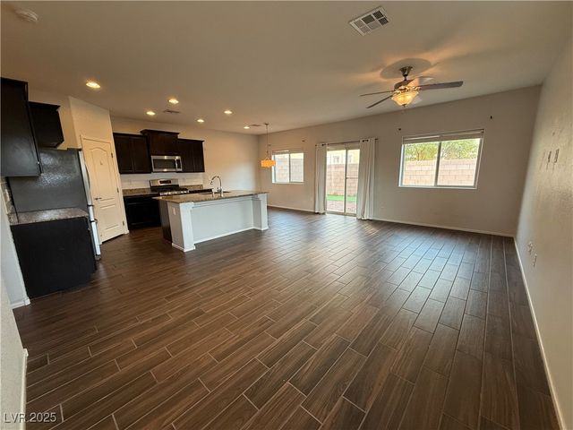 8938 Hull Bay Avenue, Las Vegas, NV 89149