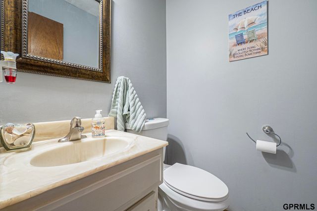 821 Juniper Circle, Papillion, NE 68046