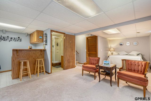 821 Juniper Circle, Papillion, NE 68046