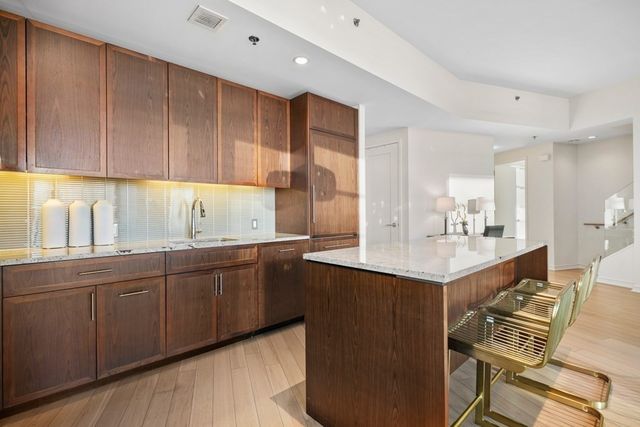 580 Washington St PH3, Boston, MA 02111