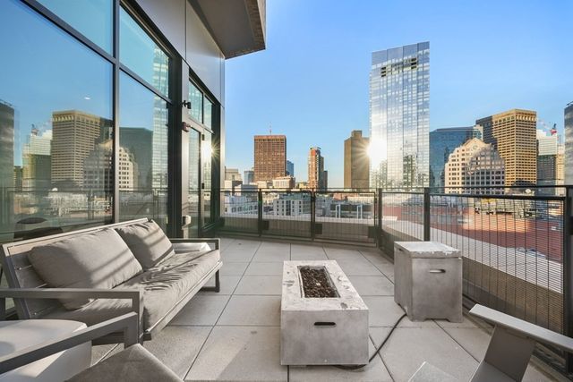 580 Washington St PH3, Boston, MA 02111