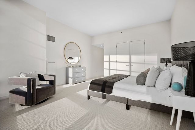 580 Washington St PH3, Boston, MA 02111