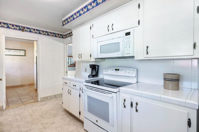 1216 E Pico Avenue, Fresno, CA 93704