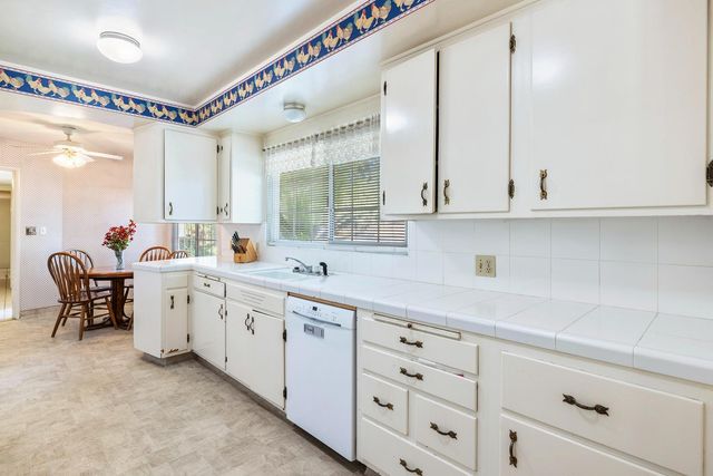 1216 E Pico Avenue, Fresno, CA 93704