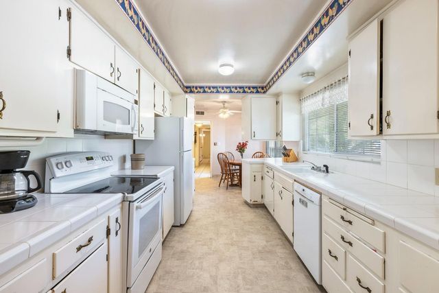 1216 E Pico Avenue, Fresno, CA 93704