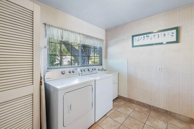 1216 E Pico Avenue, Fresno, CA 93704