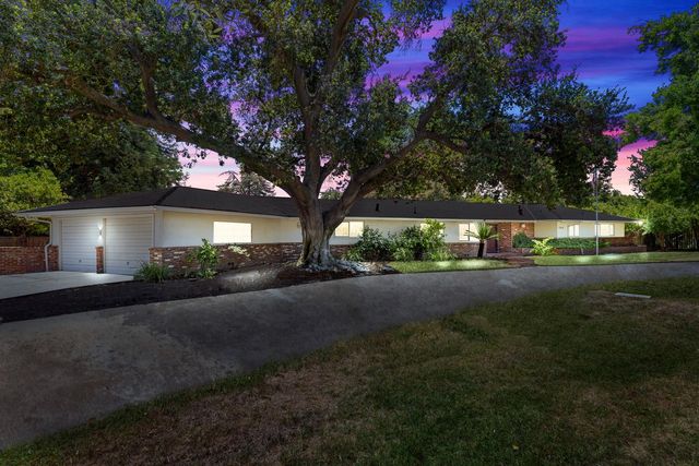 1216 E Pico Avenue, Fresno, CA 93704