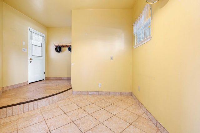 1216 E Pico Avenue, Fresno, CA 93704